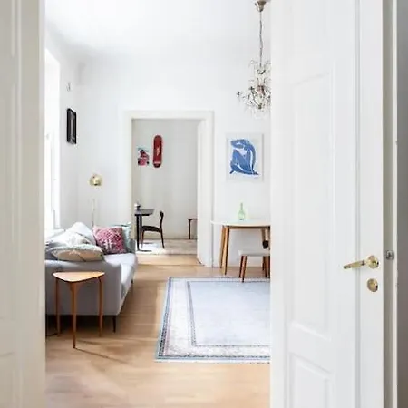 2 Bedroom 2 Full Bathroom Executive