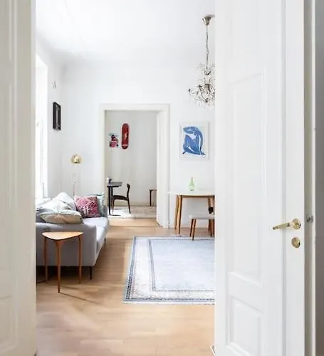 2 Bedroom 2 Full Bathroom Executive