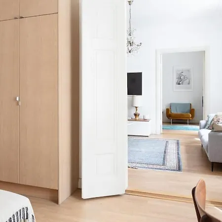 2 Bedroom 2 Full Bathroom Executive Apartment *